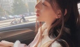 吃瓜女网红图片头像可爱,揭秘吃瓜女网红的可爱头像魅力”