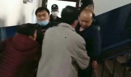 老公家暴妻子爆料视频,妻子勇敢曝光丈夫家暴瞬间